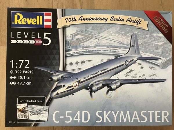 Revell C-54D Skymaster 70th Anniversary Berlin Airlift 1:72 03910