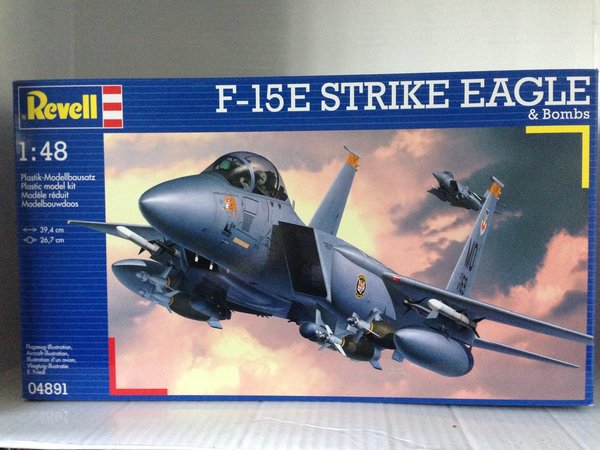 Revell F-15E STRIKE EAGLE & Bombs 1:48 04891