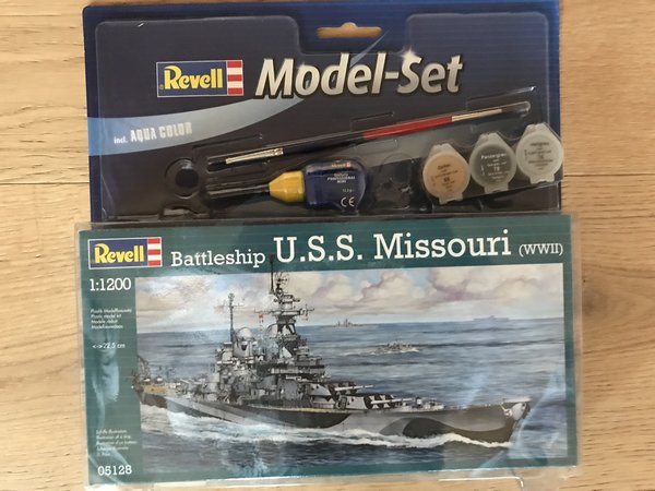 Revell Model Set Battleship U.S.S. Missouri(WWII) 1:1200 65128