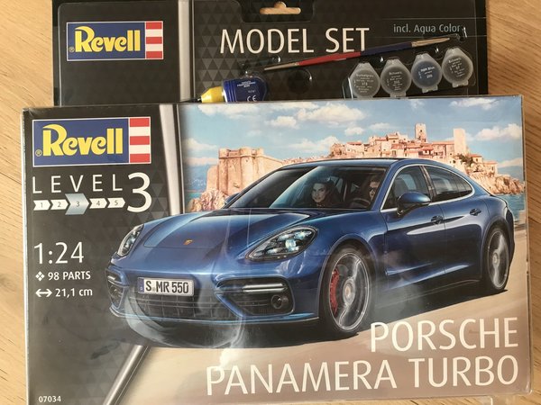 Revell Geschenkset Porsche Panamera Turbo 1:24 67034