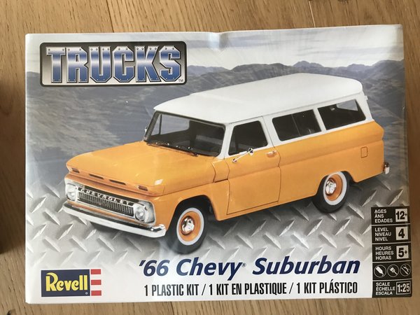 Revell US 1/25 '66 Chevy® Suburban™ Plastic Model Kit 85-4409