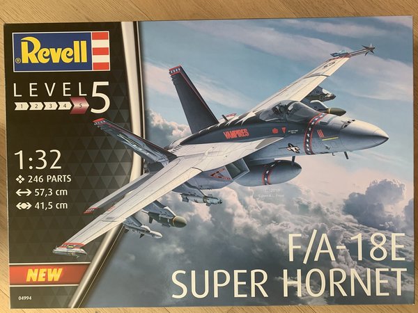 Revell F/A-18E Super Hornet 1:32 04994