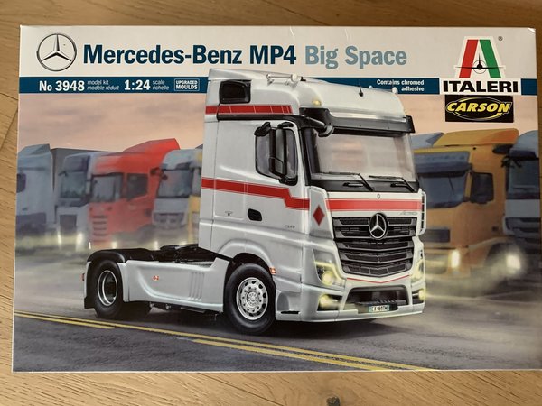 Italeri 1:24 Mercedes-Benz MP4 Big Space 3948