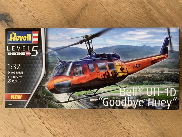 Revell Bell UH-1D "Goodbye Huey" 1:32 03867