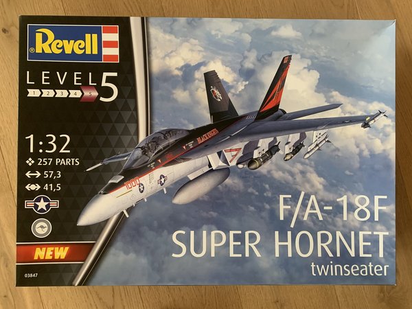 Revell F/A-18F Super Hornet 1:32 03847