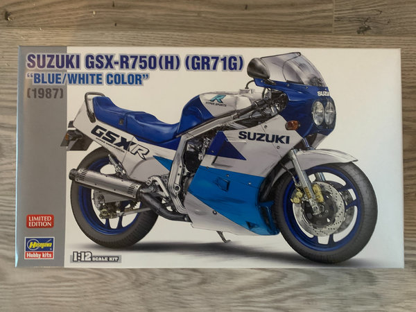 Hasegawa 1/12 Suzuki GSX-R750 GR71G, Blau/Weiß 21746