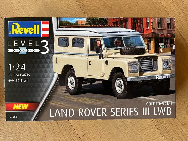 Revell Land Rover Series III LWB (commercial) 1:24 07056